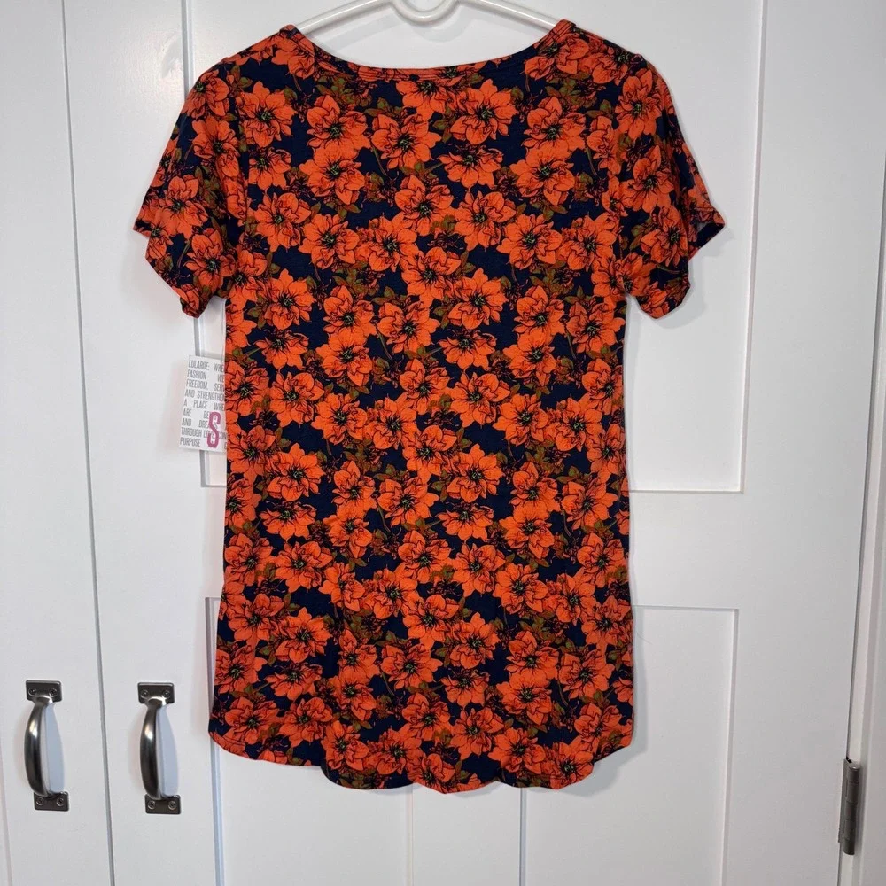 NWT LuLaRoe Classic‎ Tee T-Shirt Women's Size Small Modal & Cotton Blend Floral